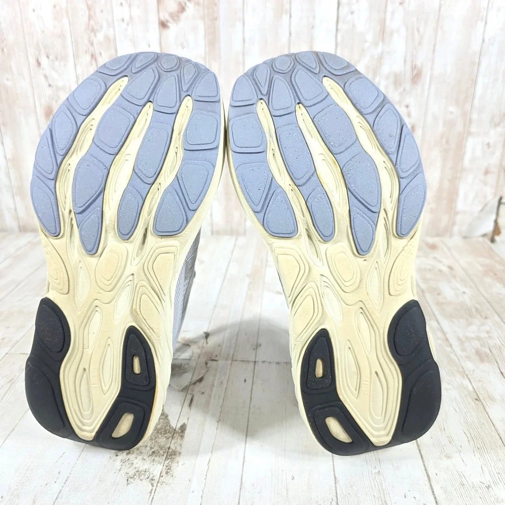 New Balance Fresh Foam X 880 v13 Womens 7.5 Light Blue Silver Running W880O13